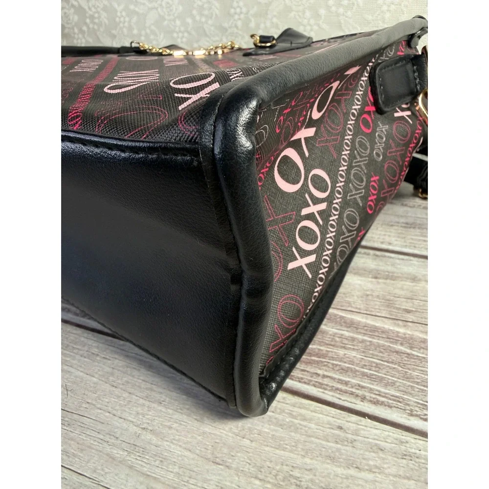XOXO Logo Print Satchel Handbag Pink Monogram Crossbody with Coin Purse NEW‎